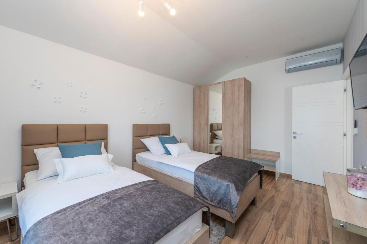 Luxury Apartments - La Vir 5& 6 Esterno foto