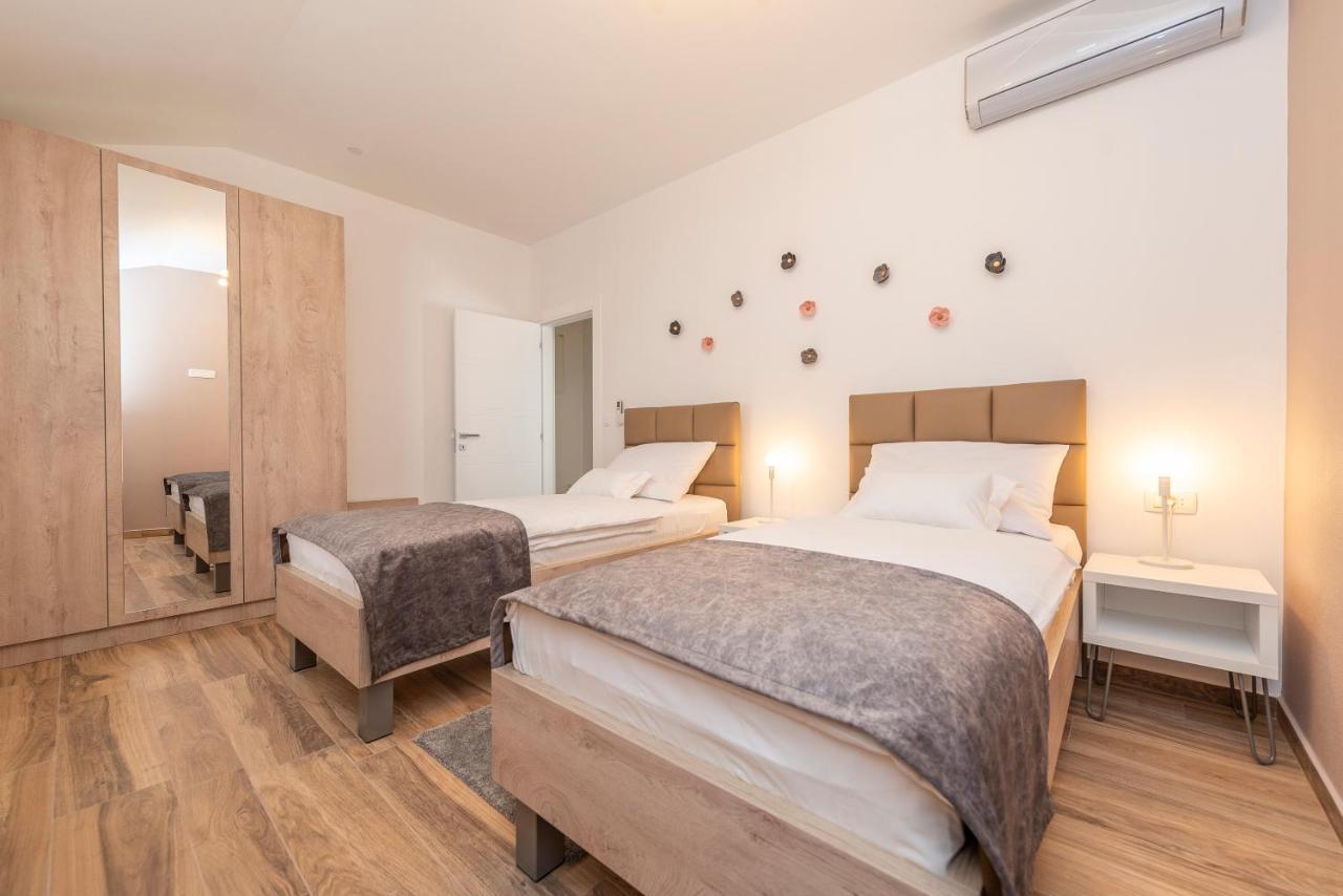 Luxury Apartments - La Vir 5& 6 Esterno foto