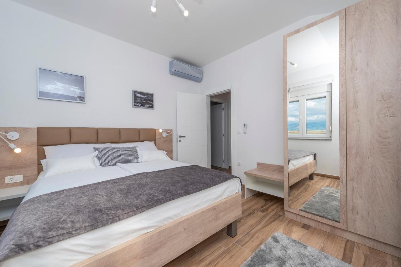 Luxury Apartments - La Vir 5& 6 Esterno foto