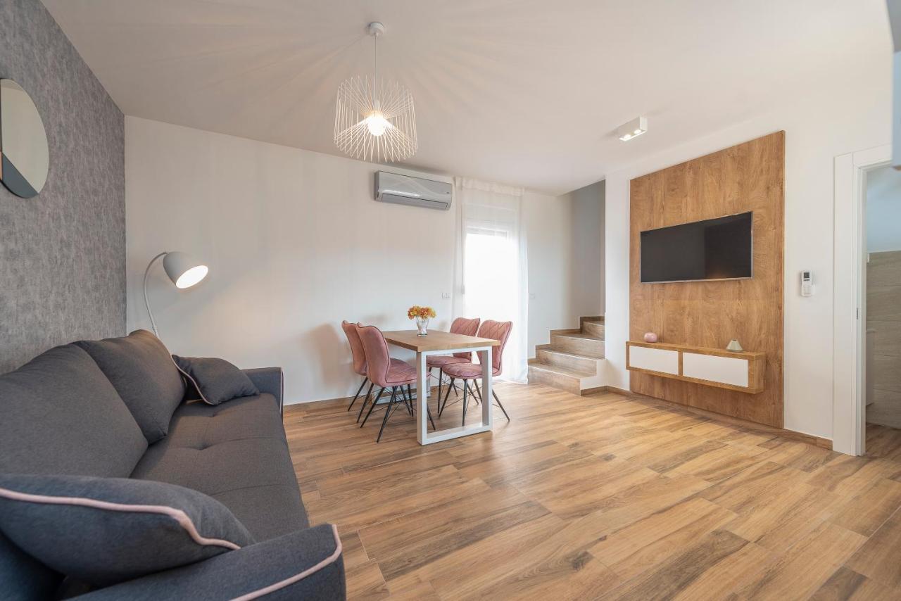 Luxury Apartments - La Vir 5& 6 Esterno foto