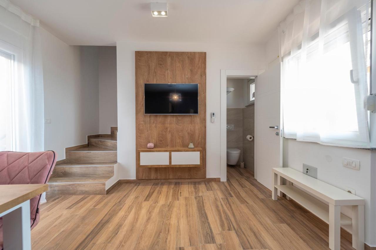 Luxury Apartments - La Vir 5& 6 Esterno foto